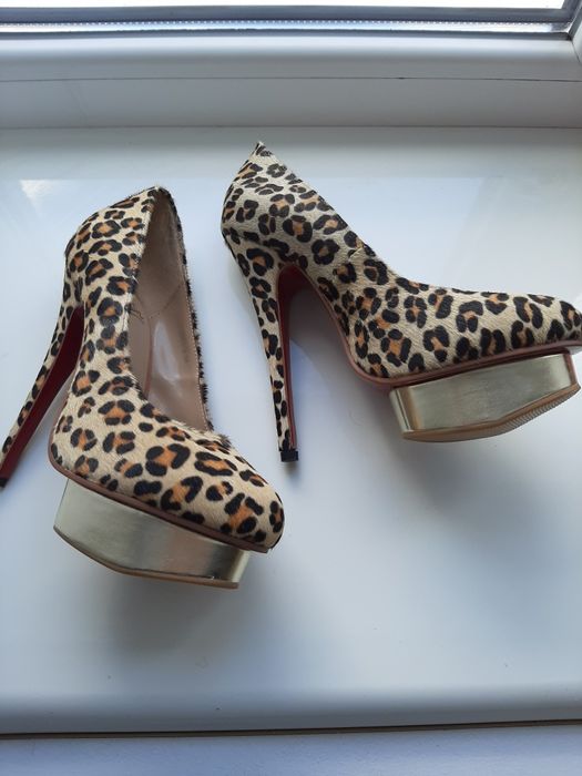 Туфли Лабутены 37 размер 180 гривен