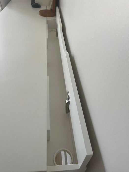 Secretárias IKEA ALEX Brancas – 70 €/un. ou 120 € as duas