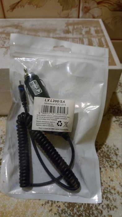 ładowarka samochodowa micro USB 1A