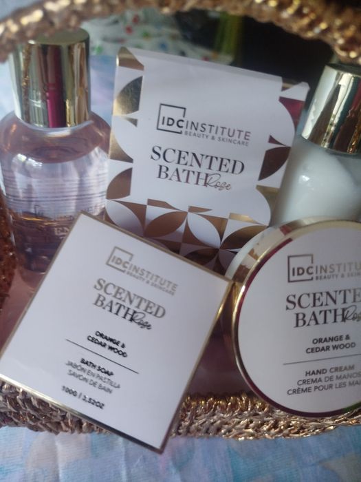 Coffret Conjunto Spa sais de banho IDC Institute Scented Bath (5 Pcs) – NOVO SELADO