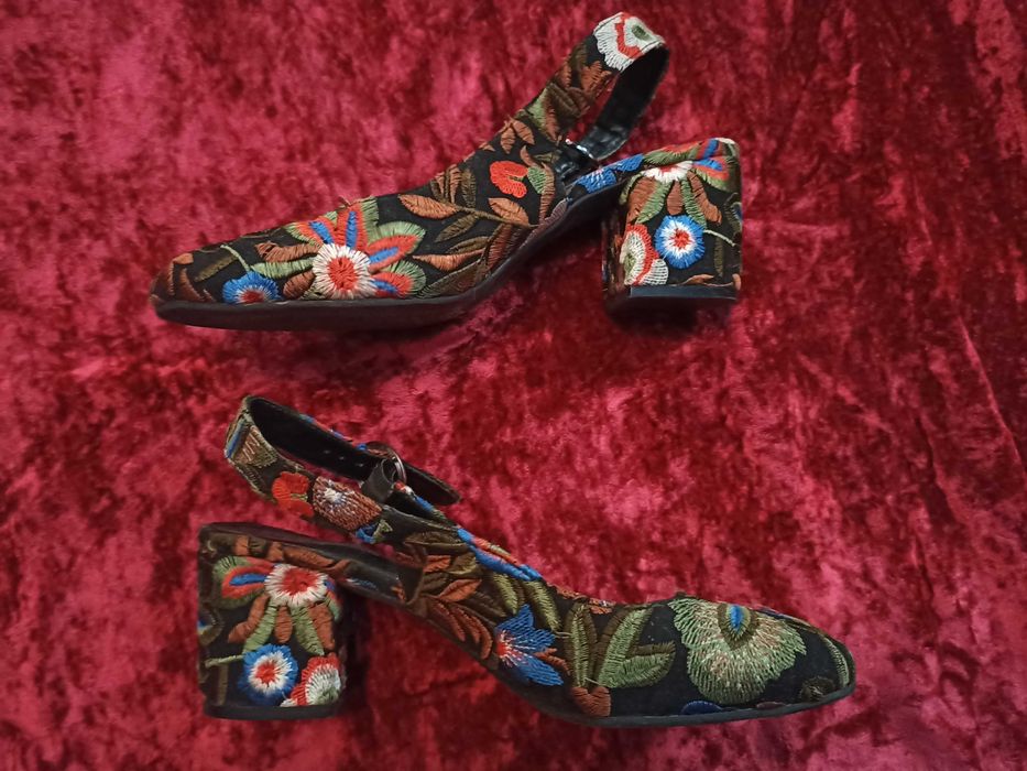 Фирменные Туфли босоножки  "M&S " 41 размер