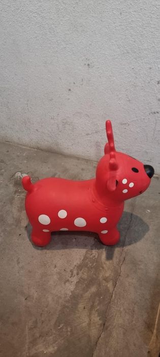 Veado Saltitão vermelho