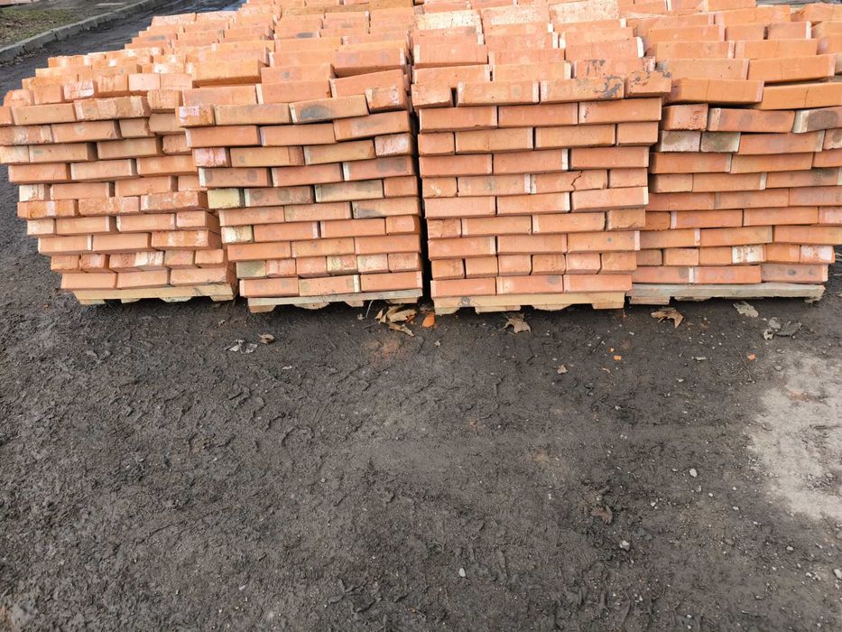 Цегла рядова червона
