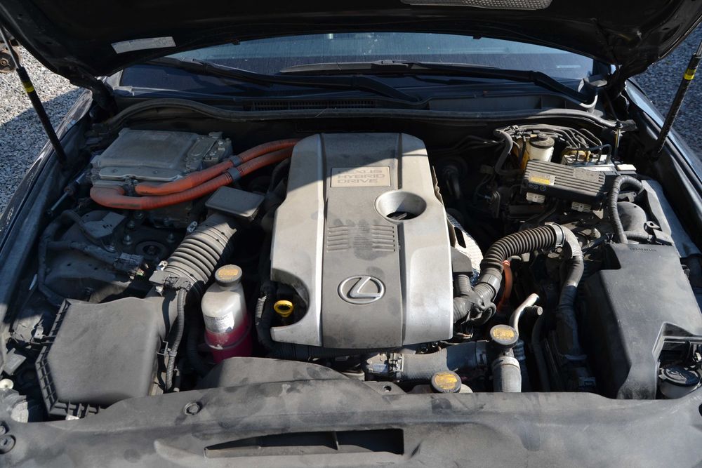 lexus is 300h czesci