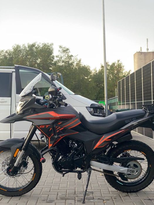 Продам  или обмен на машину  Мото: Mustang Challenger  GT250