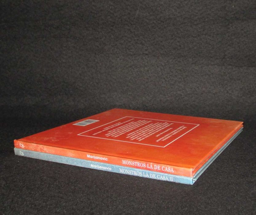 Livros Guia Familiar para os Monstros lá de Casa Marijanovic 2 volumes