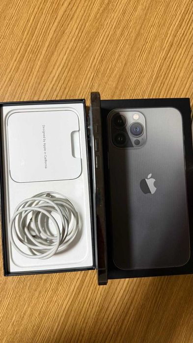 Vendo Iphone 12 Pro Max 256G com 18 capas