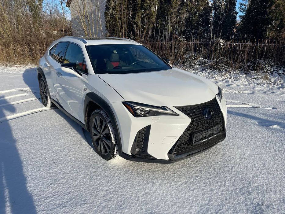 Lexus UX F SPORT Szyberdach Lampy LED Niski Przebieg Bogata Wersja Wyposażenia
