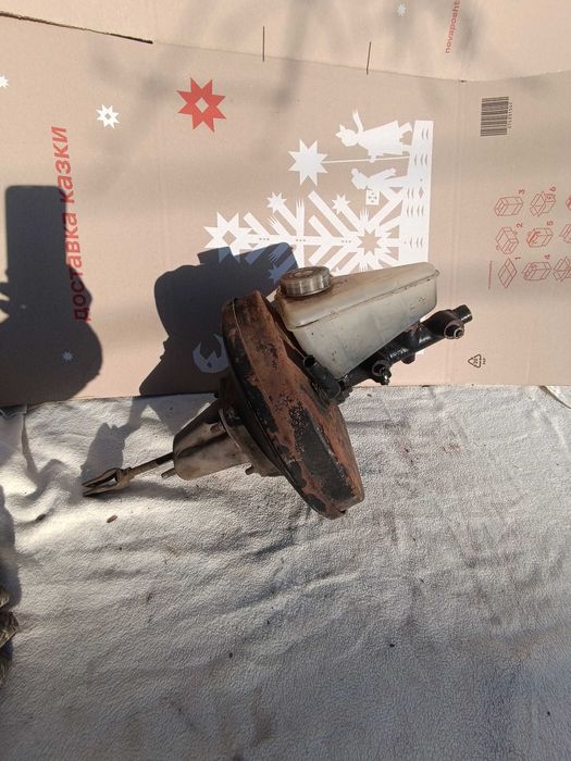 Главный тормозной цылиндр Опель Омега А на 3 трубки Opel Omega A