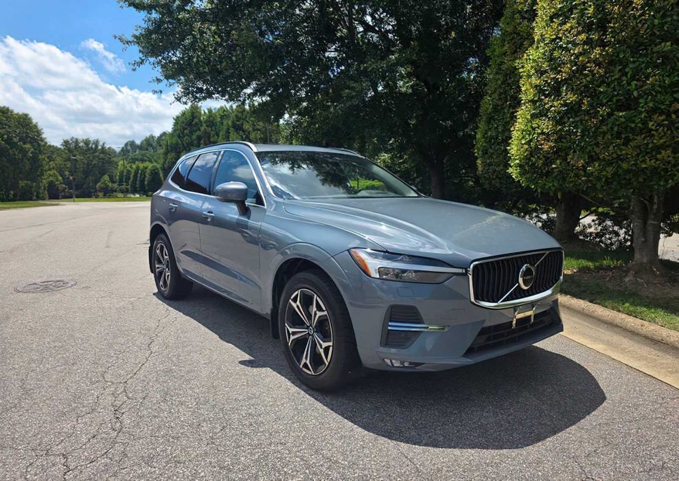 Volvo XC60 B5 Momentum      2022