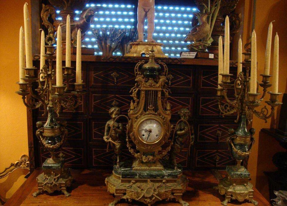 Relógio antigo francês pedestal