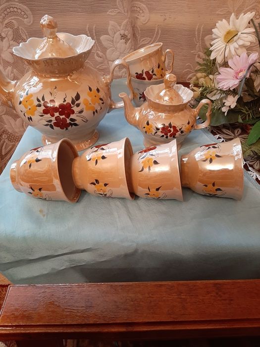 Продам сервiз чайний