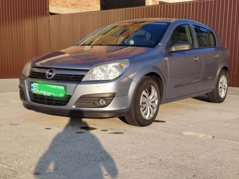 Opel Astra H 2004  1,4 бензин