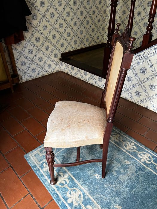 Cadeiras Antigas em Madeira