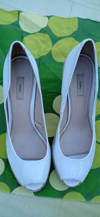 Sapatos da Bershka 38 e Zara 39 ler descrição
