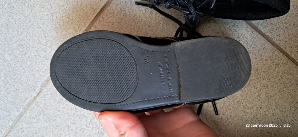 Лаковые детские туфли