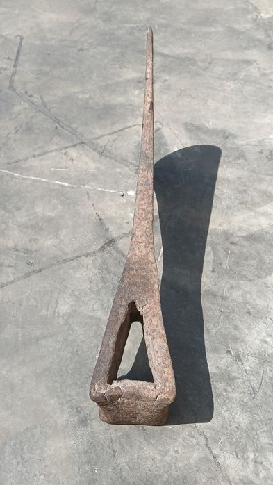 Cabeça de machado antigo