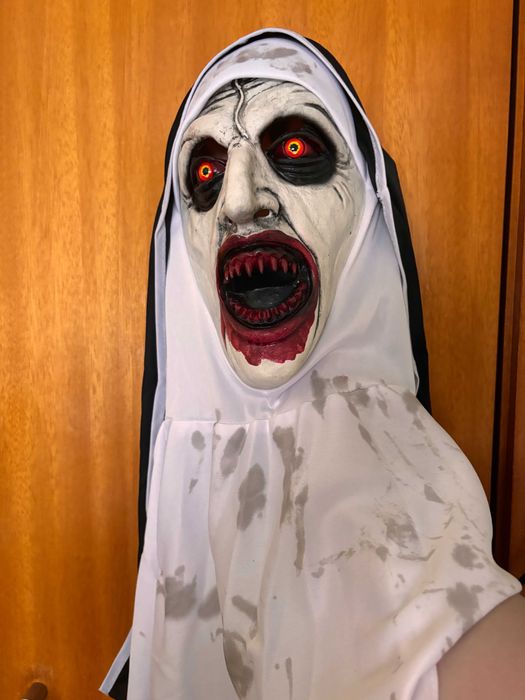 Máscara freira/nun nova