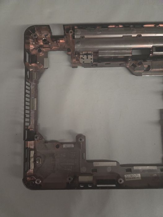 Sprzedam dolną obudowę do laptopa FUJITSU LIFEBOOK AH531