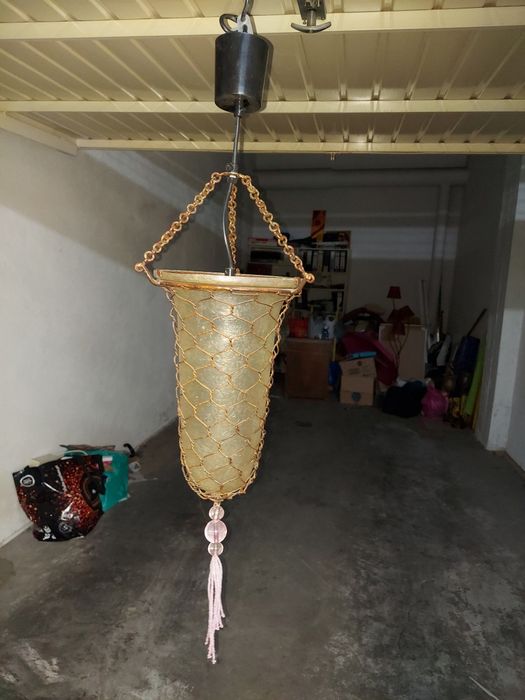 Candeeiro de tecto e dois de mesa