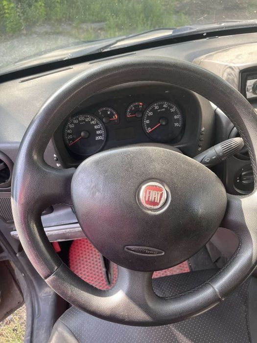 Автомобиль Fiat Doblo