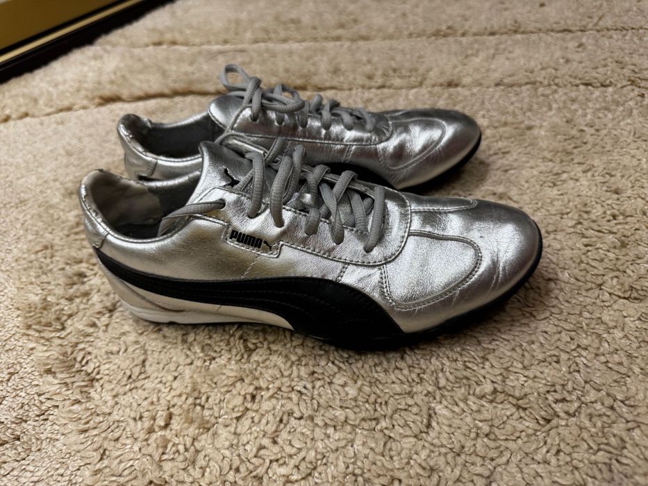 Срібні кросівки puma