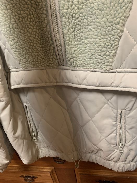 Sweat Bershka pelo e fecho verde