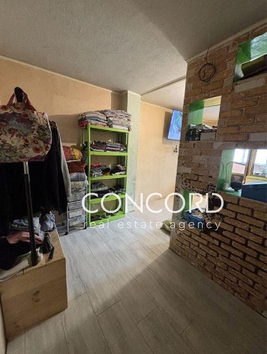 Борщагівка. Продам 3к Академіка Корольова просп., 12-Г