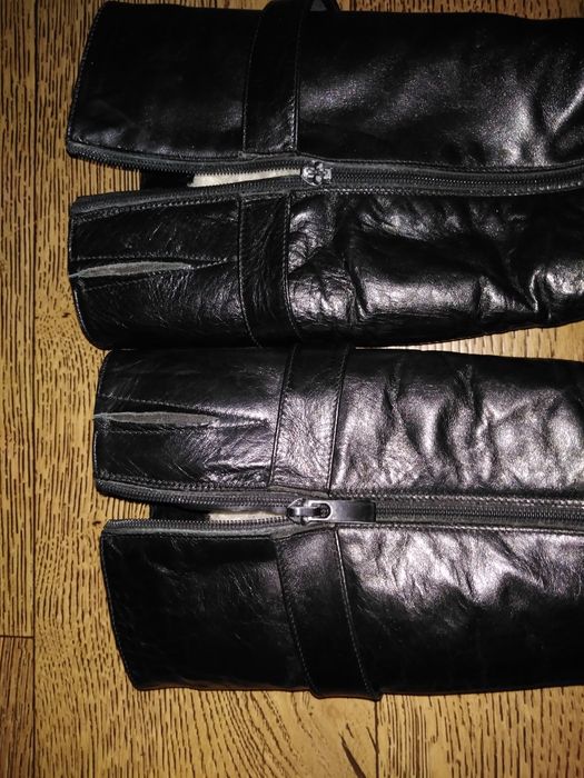 Срочно!Сапоги зима кожані на овчині 37 розмір на танкетці майже нові