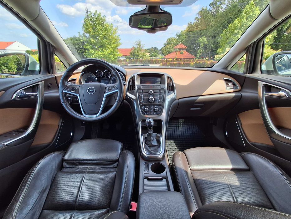 Opel Astra J Sports Tourer