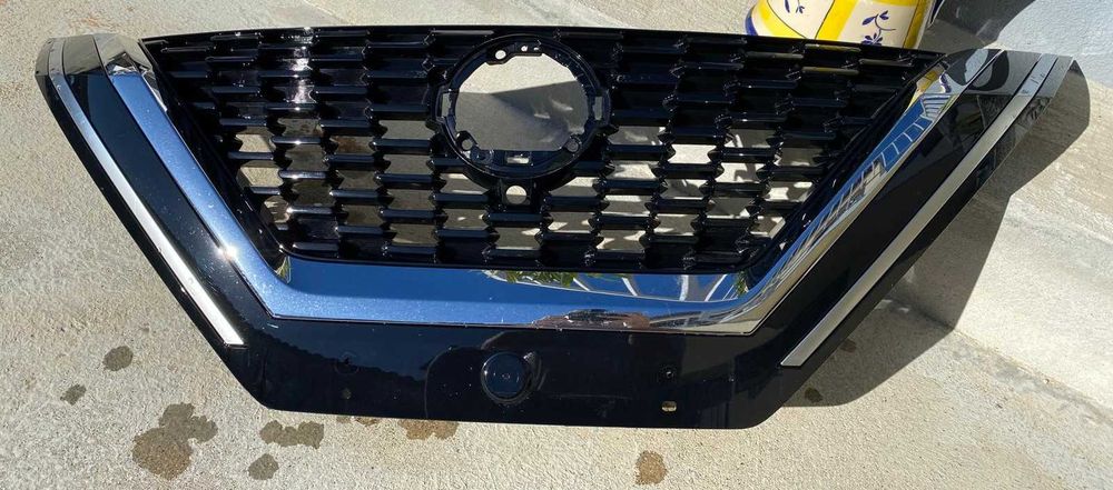 Grelha frontal Nissan QASHQAI 2021