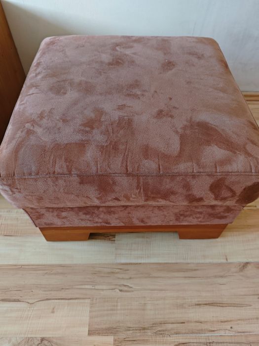 Używane kanapa z fotelem i pufą