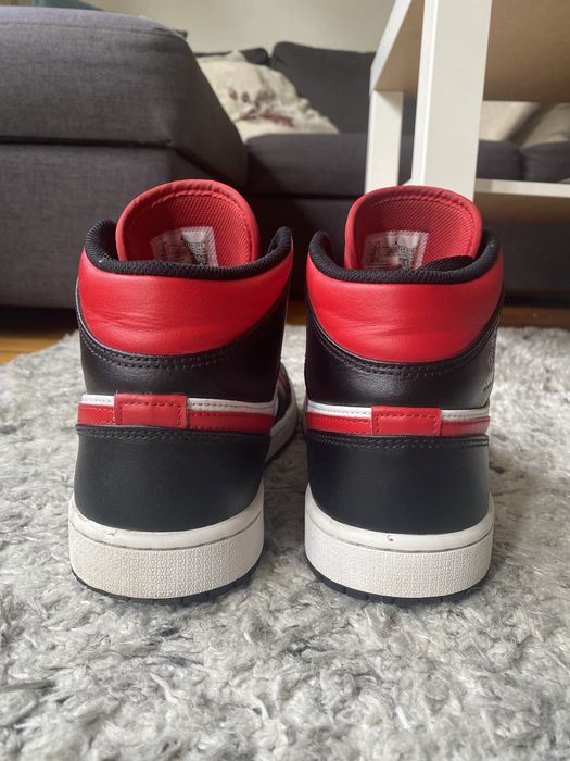 Air Jordan 1 mid (Fire Red)