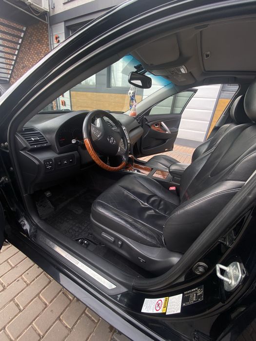 Продам Toyota Camry 3.5