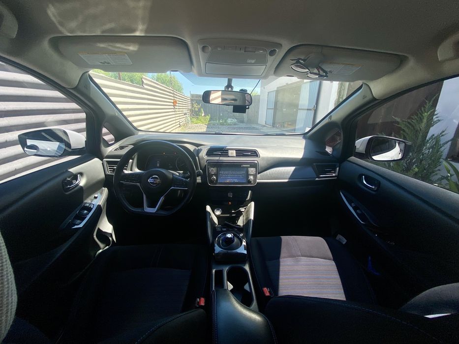 Продам Nissan Leaf