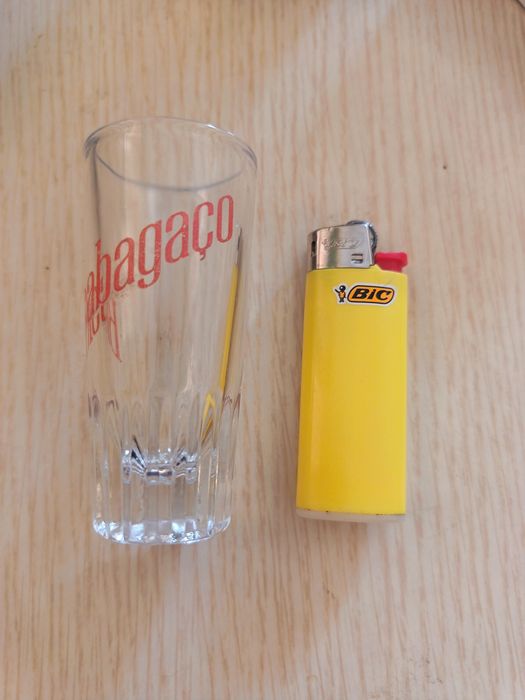 Copo de coleção "Bicabagaço" da adega Arrabidine.