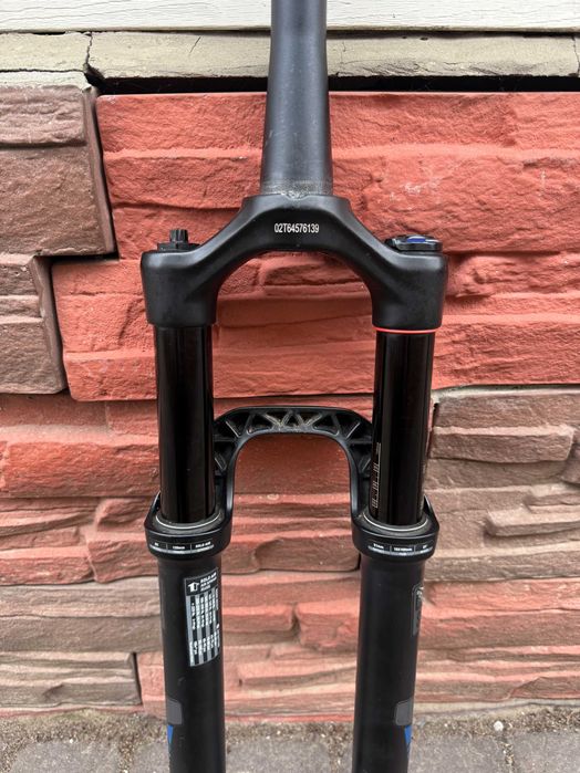 Rock Shox Yari 120mm 29 15x100 (Шток 21.4см)