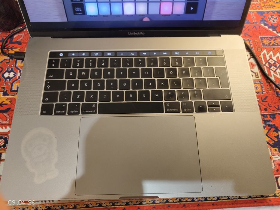 MacBook PRO 2,9 czterodrzwiowy core i7 16mb pamieci  500 gb dysk