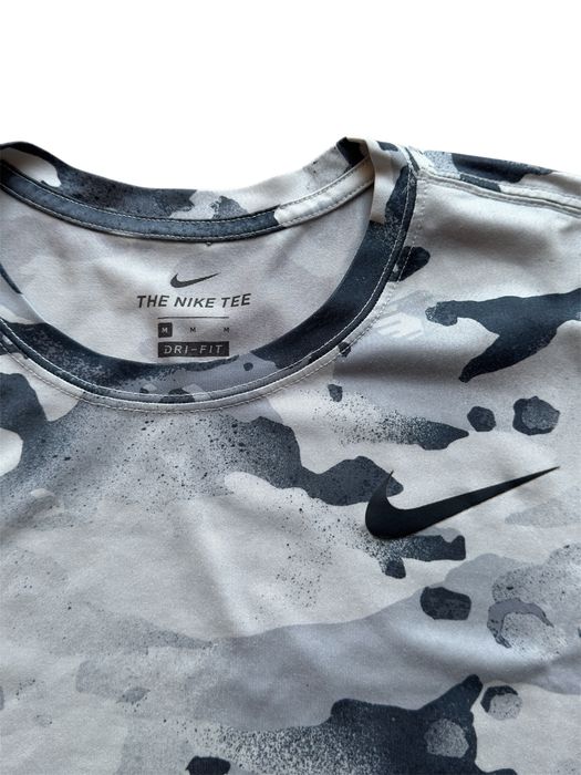 Camisola manga curta Nike Tee Padrão