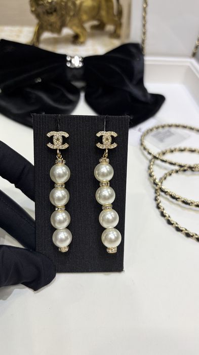 CHANEL® Luksusowe perły CC® kolczyki ekskluzywna biżuteria
