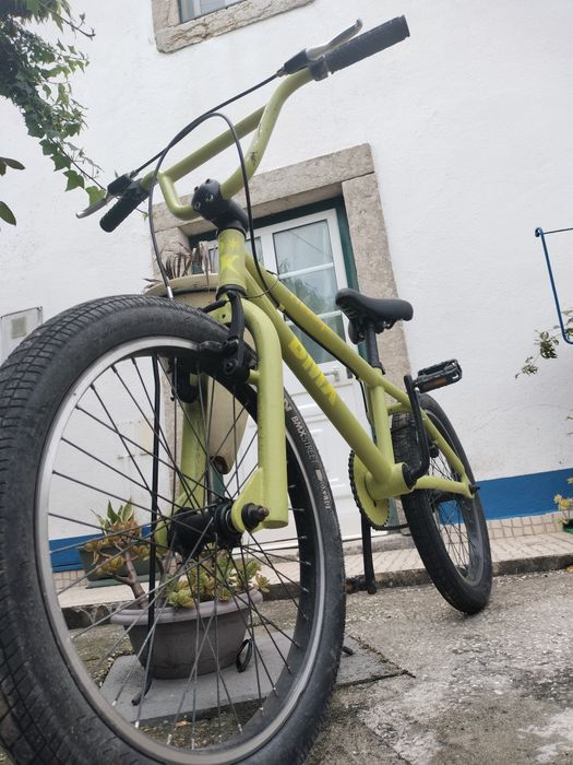Bicicleta BMX verde