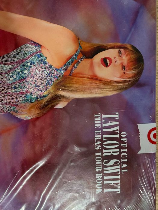 【未開封】TAYLOR SWIFT THE ERAS TOUR BOOK The Official Taylor Swift The Eras Tour Book NEW | eBay