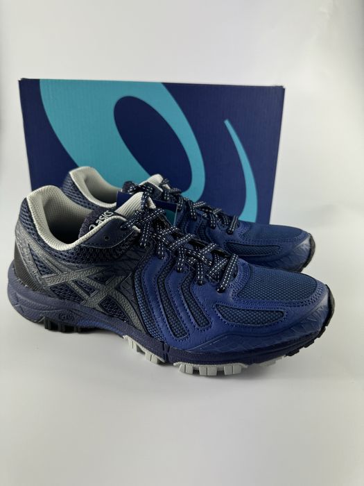 Nowe meskie buty do biegania Asics 39