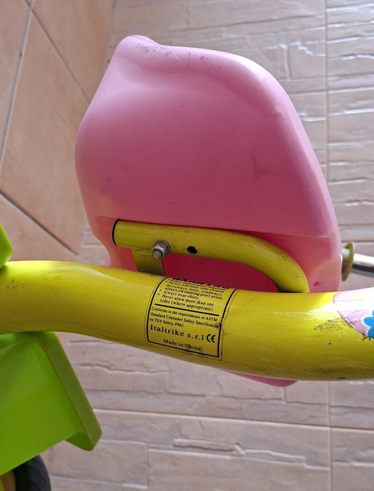 Triciclo de crianças