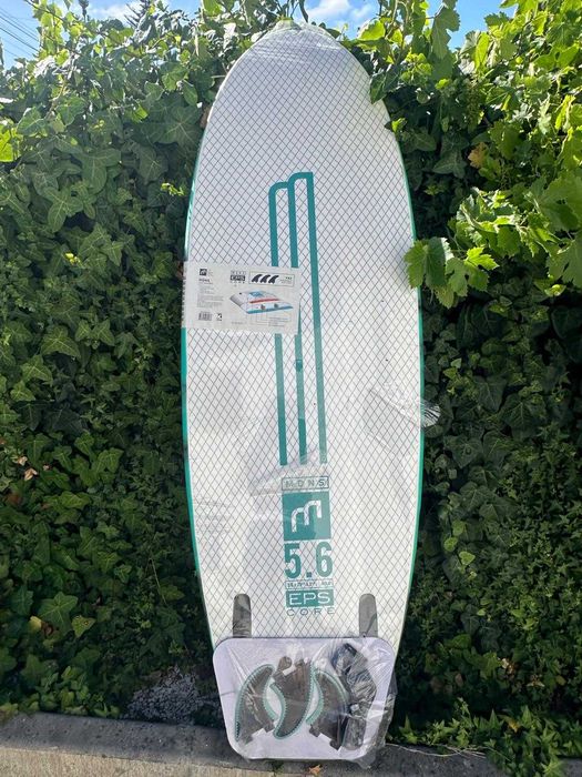 SOFTBOARD 5'0" com quilhas e Leash - NOVA