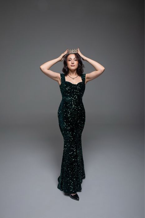 Сукня з паєтками