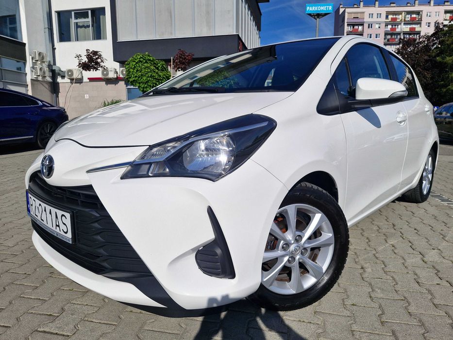 Toyota Yaris Pierwsza Rej 2021 Benzyna Bezwypadkowa Salon Polska