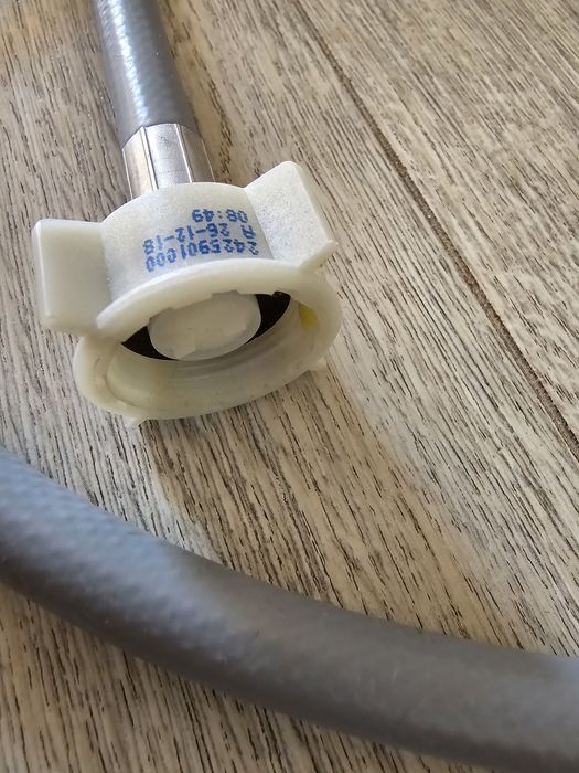 Wąż do pralki szary