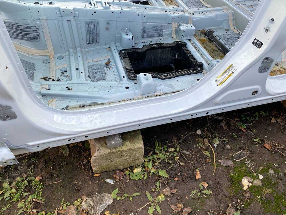 Стійка поріг лівий Jeep grand cherokee WL джип гранд черокі ВЛ 2022+