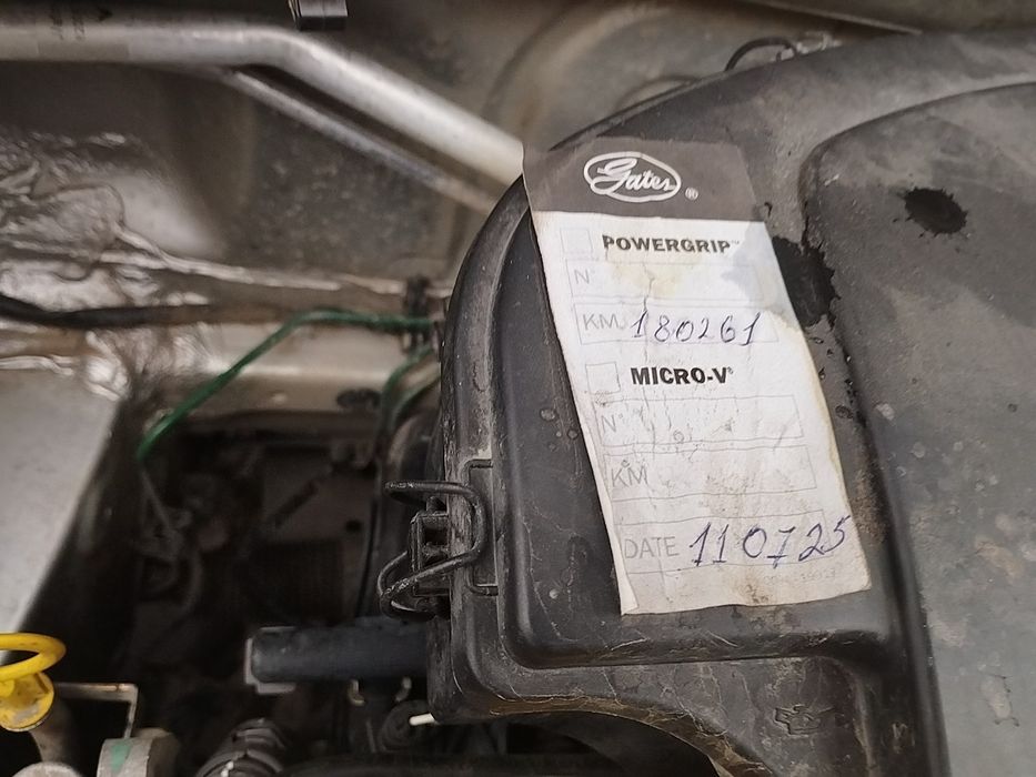 Рено логан 2011р